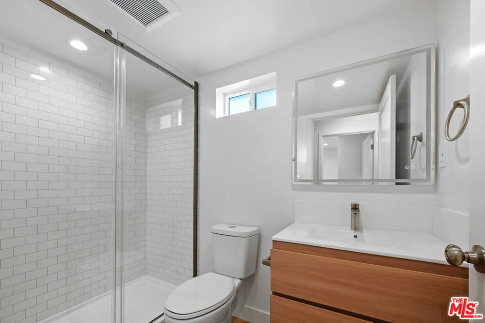 833 5th Street #100 Santa Monica, CA 90403