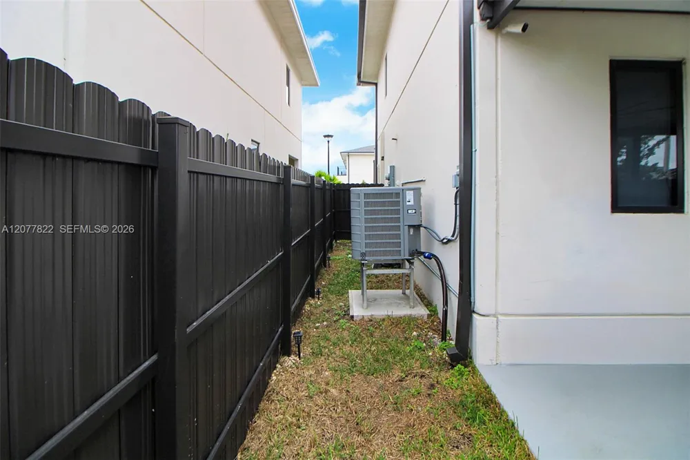 320 NW 13th Ct Florida City, FL 33034