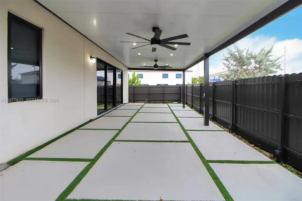 320 NW 13th Ct Florida City, FL 33034