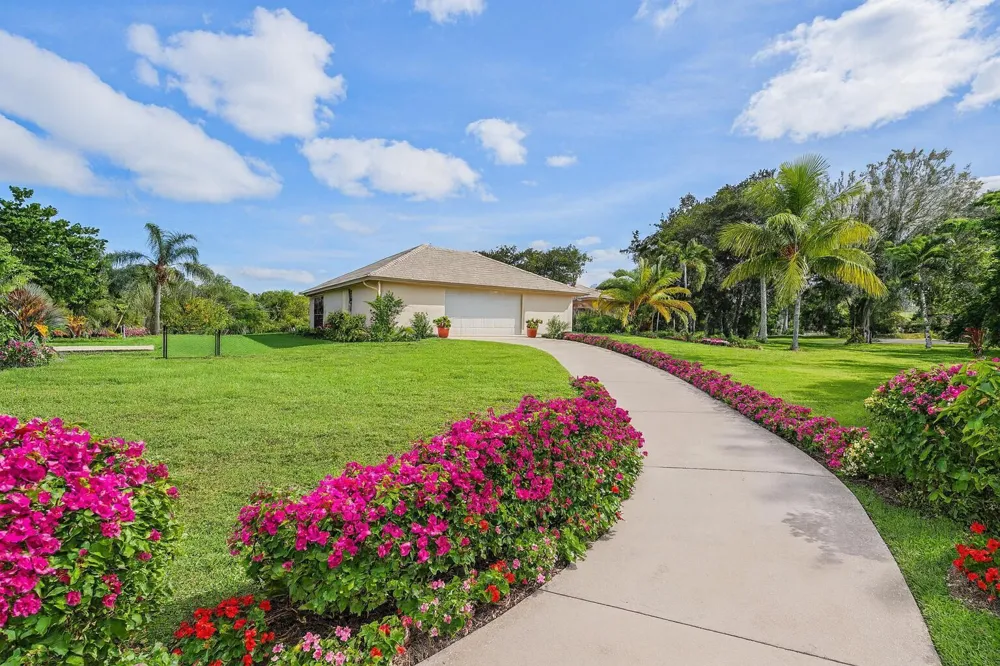 8671 155th Place Palm Beach Gardens, FL 33418