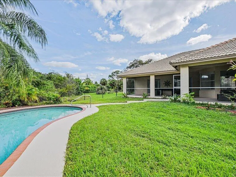 8671 155th Place Palm Beach Gardens, FL 33418