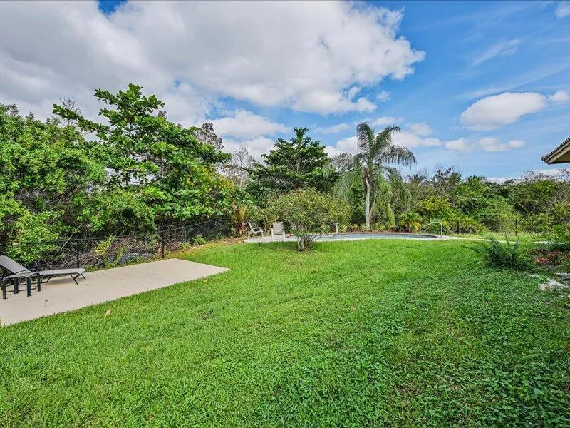 8671 155th Place Palm Beach Gardens, FL 33418