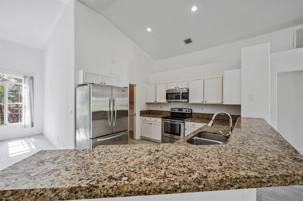8671 155th Place Palm Beach Gardens, FL 33418