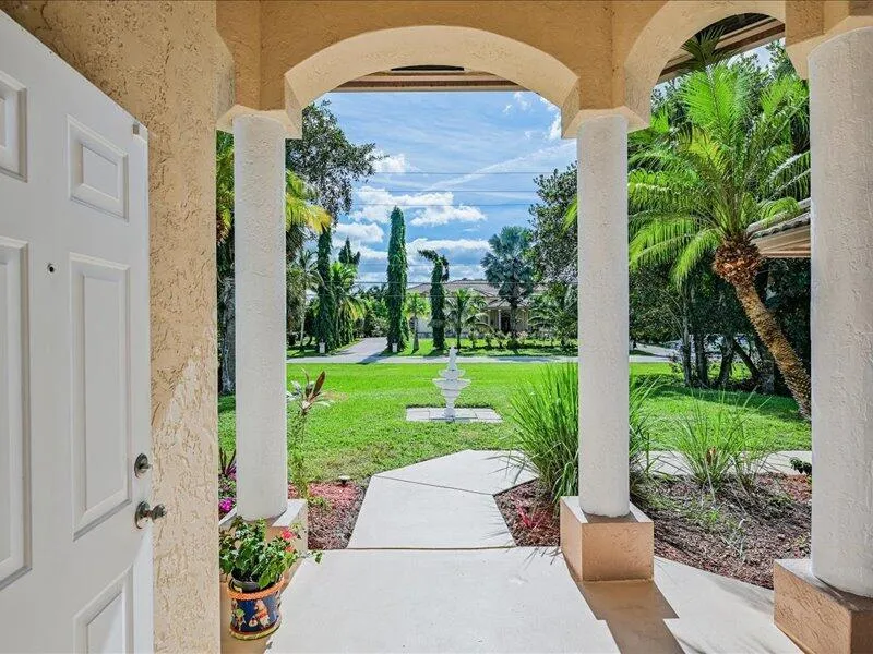 8671 155th Place Palm Beach Gardens, FL 33418
