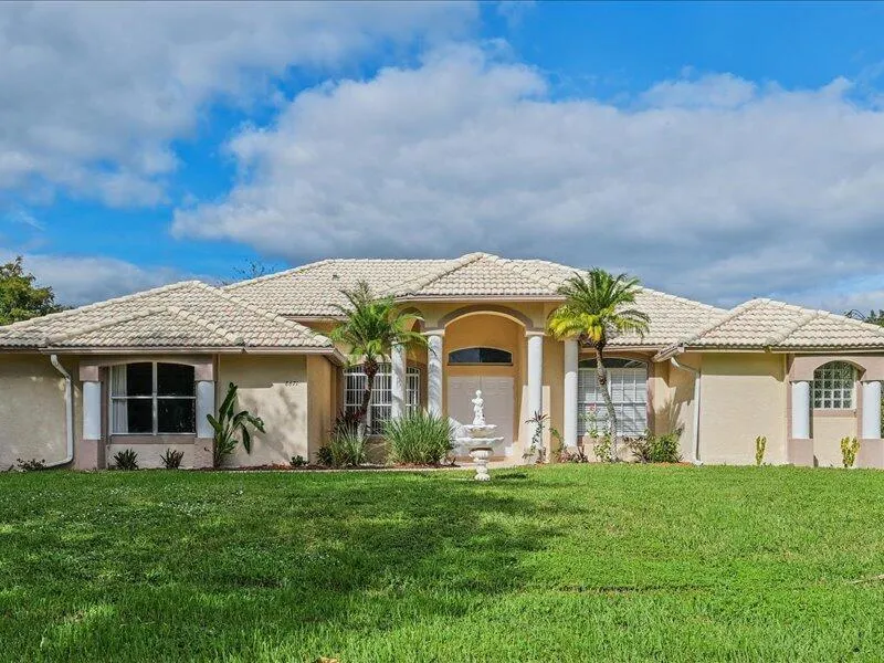 8671 155th Place Palm Beach Gardens, FL 33418