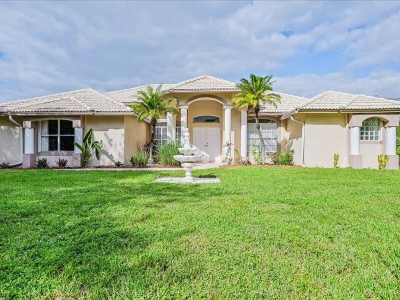 8671 155th Place Palm Beach Gardens, FL 33418