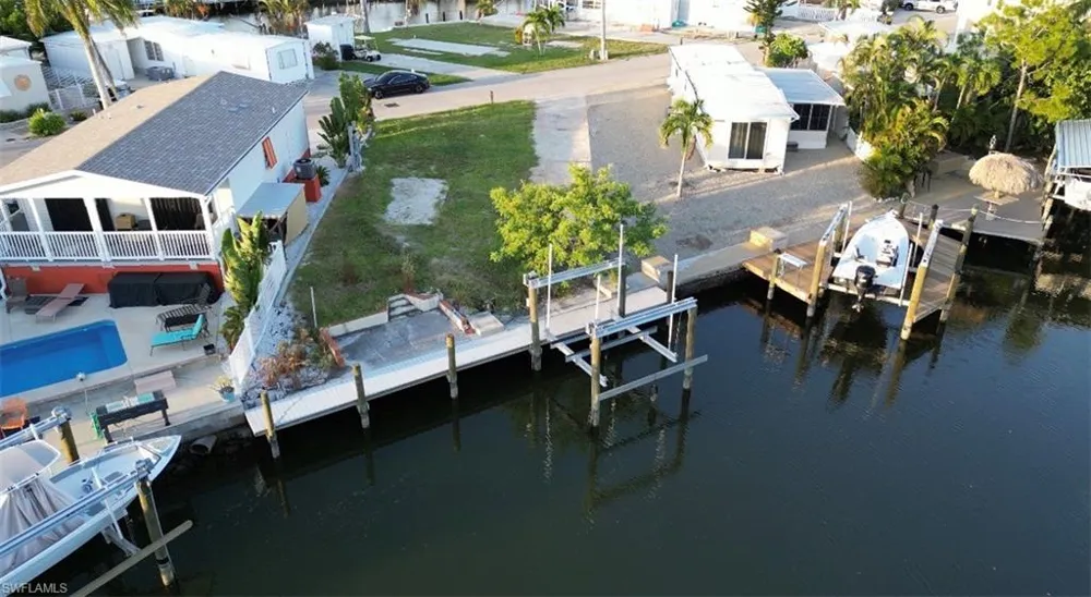 3853 Cherry Lane St. James City, FL 33956