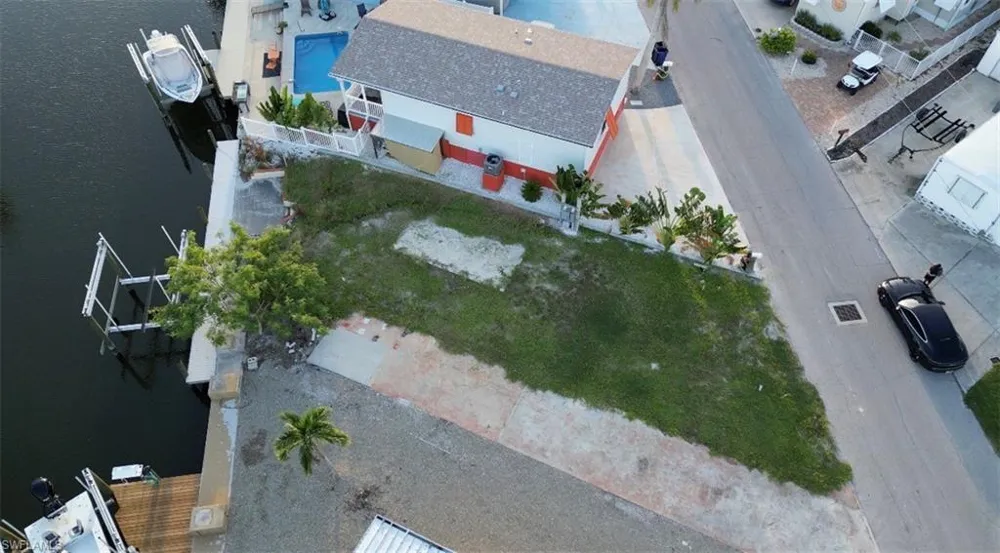 3853 Cherry Lane St. James City, FL 33956