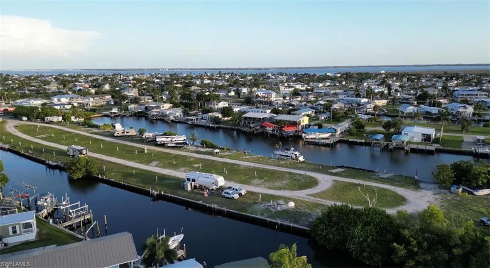 3853 Cherry Lane St. James City, FL 33956