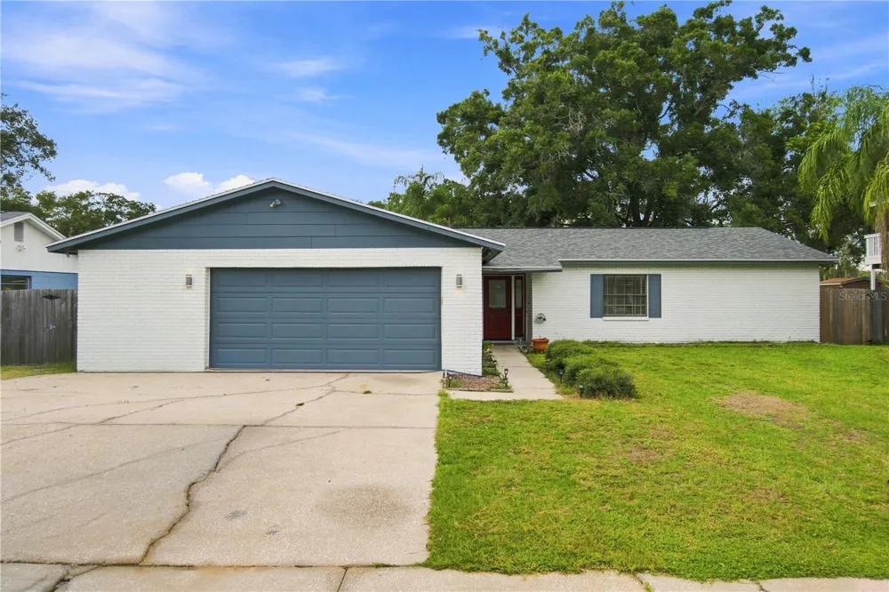 4313 FOXGLEN LANE Tampa, FL 33624
