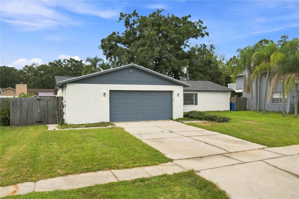 4313 FOXGLEN LANE Tampa, FL 33624
