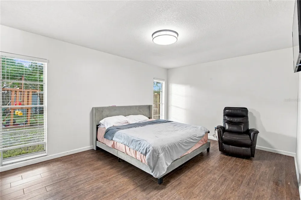 4313 FOXGLEN LANE Tampa, FL 33624