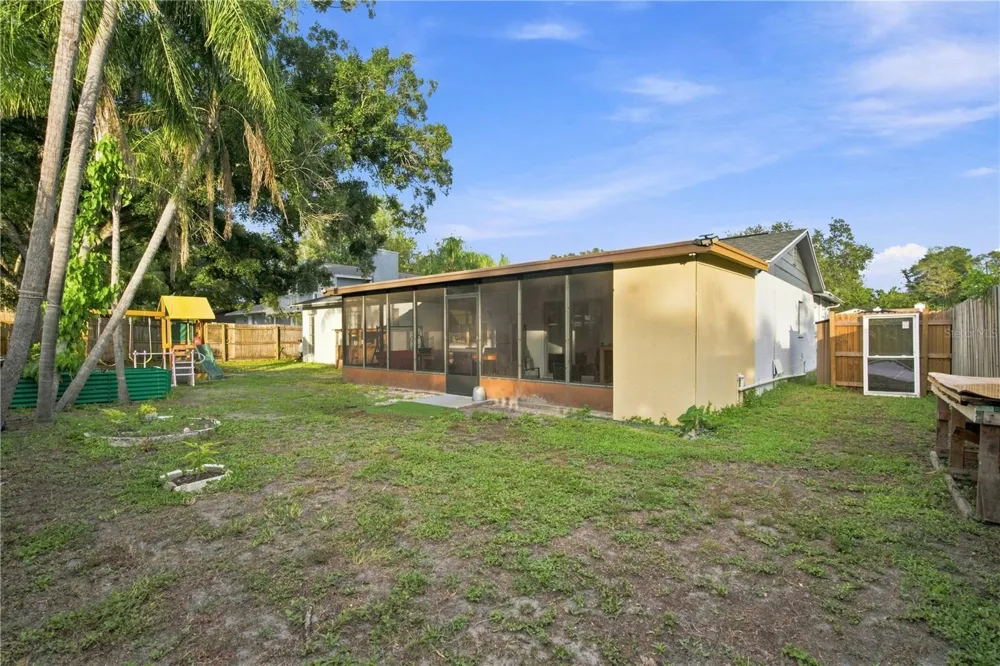 4313 FOXGLEN LANE Tampa, FL 33624