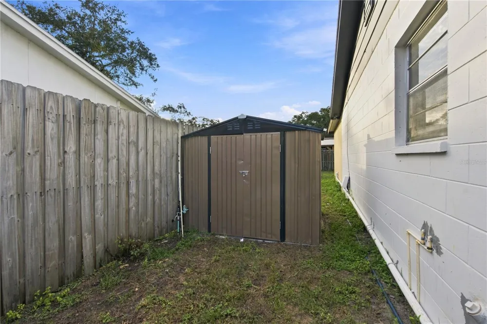 4313 FOXGLEN LANE Tampa, FL 33624