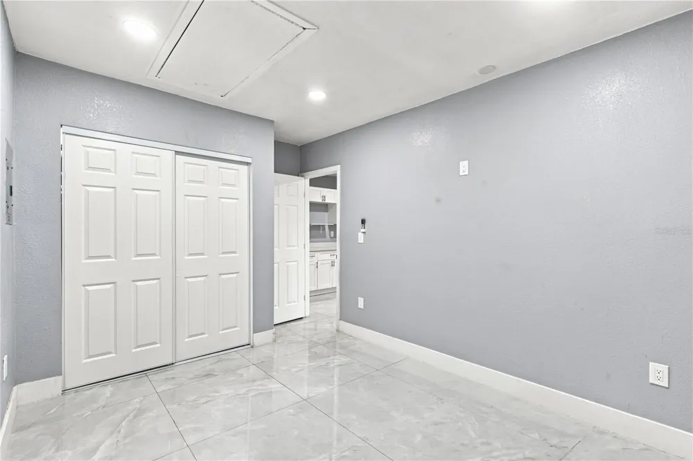 4313 FOXGLEN LANE Tampa, FL 33624