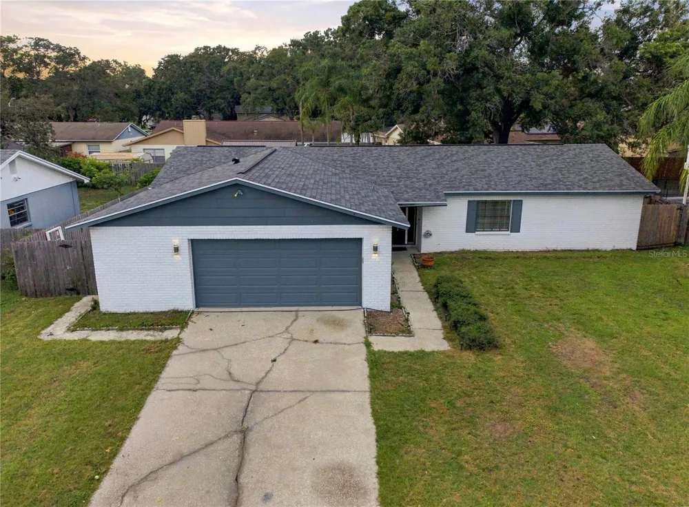 4313 FOXGLEN LANE Tampa, FL 33624
