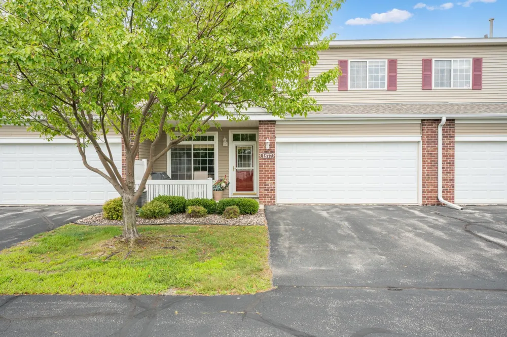 1877 Sandcherry Court NW Rochester, MN 55901