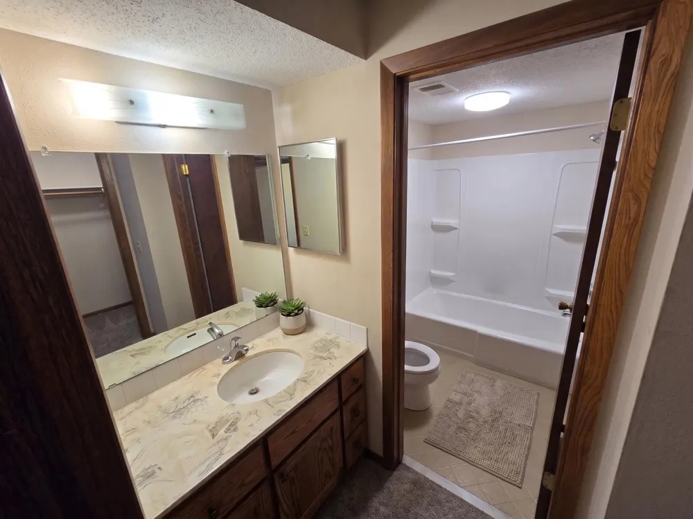 907 11th Avenue S #7 Hopkins, MN 55343