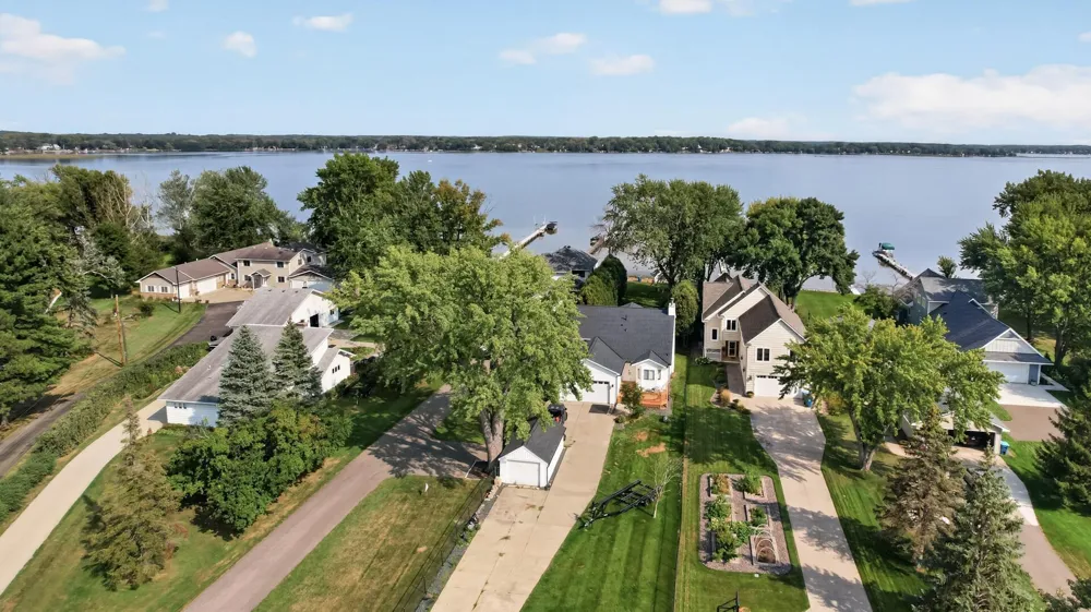 1055 Shore Drive Forest Lake, MN 55025