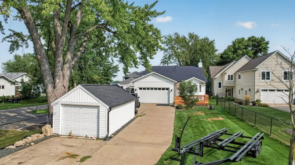 1055 Shore Drive Forest Lake, MN 55025