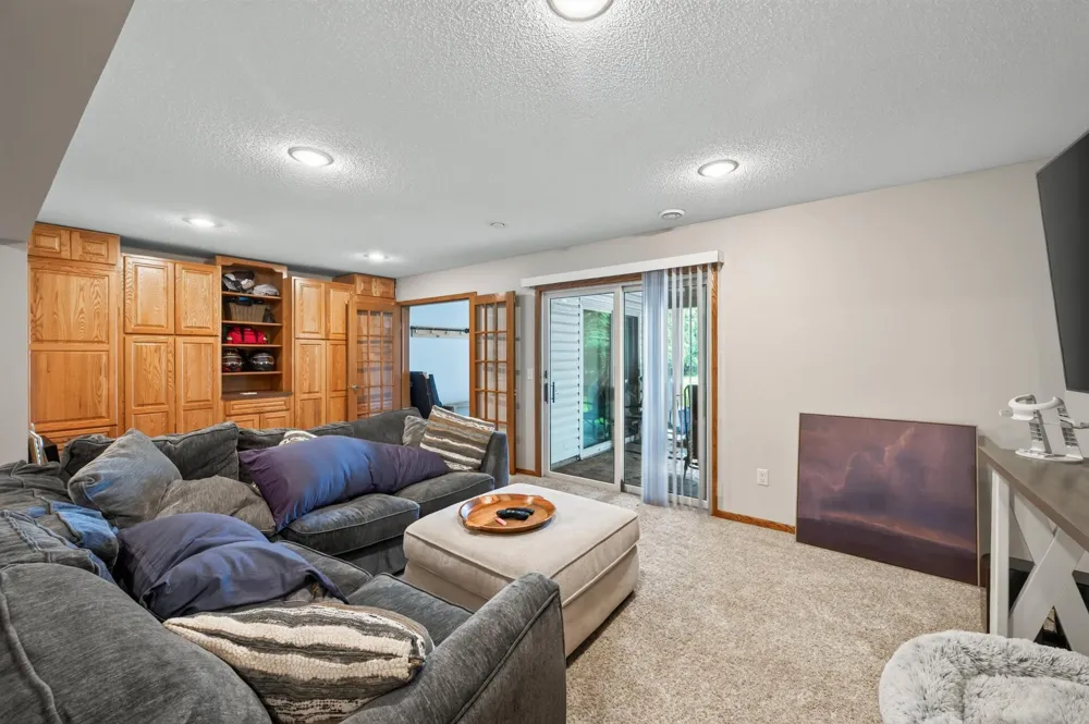 1055 Shore Drive Forest Lake, MN 55025