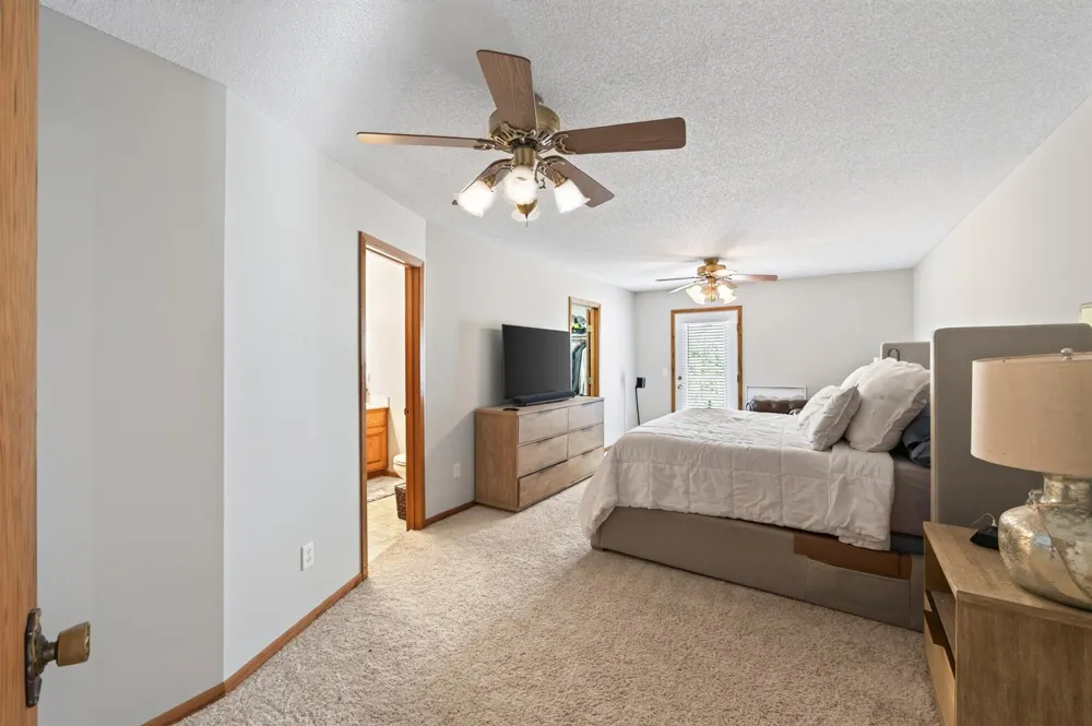 1055 Shore Drive Forest Lake, MN 55025
