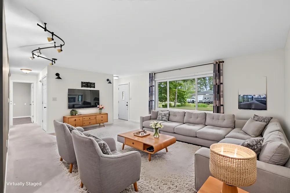 13282 Andrews Avenue Lindstrom, MN 55045
