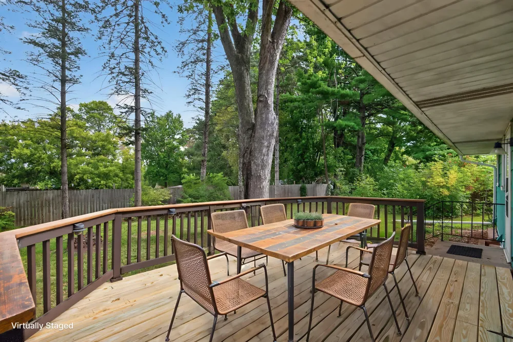 13282 Andrews Avenue Lindstrom, MN 55045