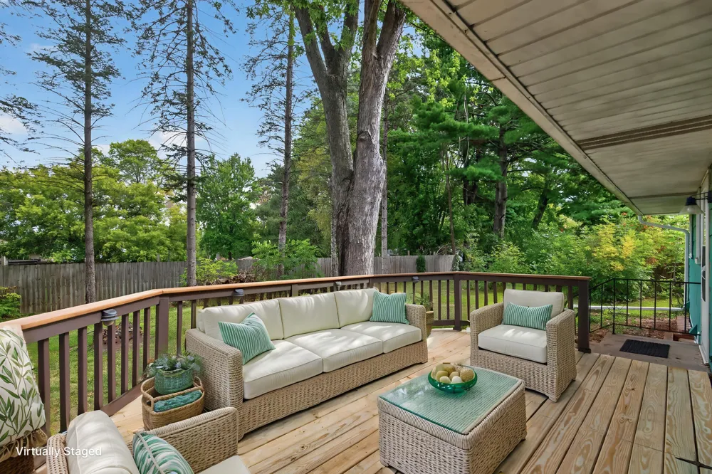 13282 Andrews Avenue Lindstrom, MN 55045