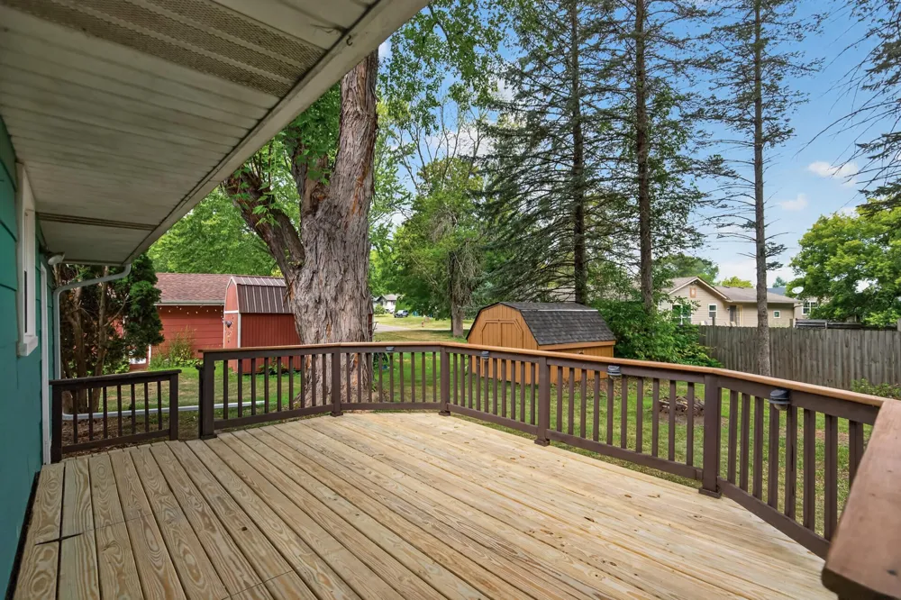 13282 Andrews Avenue Lindstrom, MN 55045