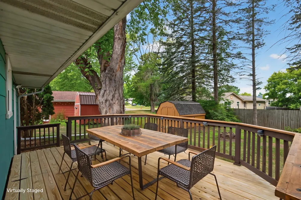 13282 Andrews Avenue Lindstrom, MN 55045