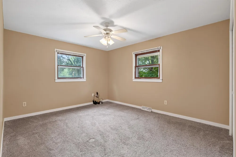 13282 Andrews Avenue Lindstrom, MN 55045