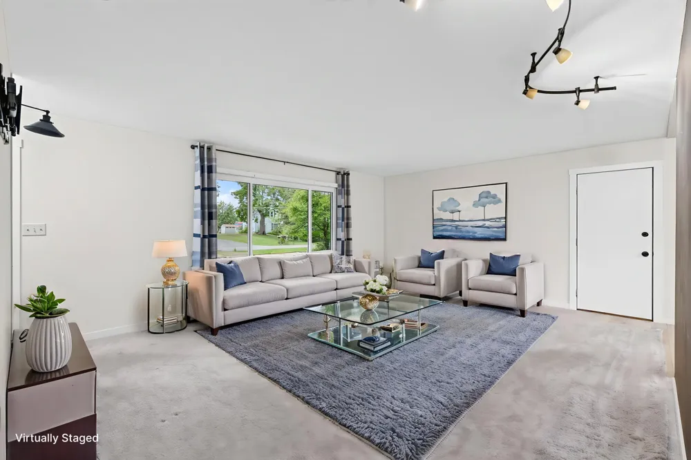 13282 Andrews Avenue Lindstrom, MN 55045