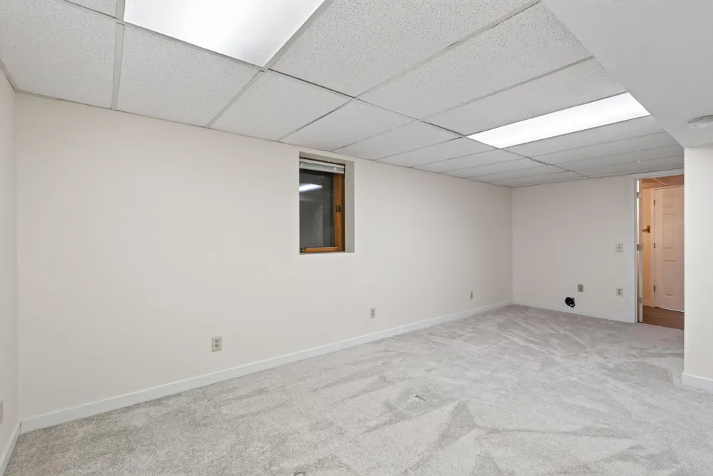 13282 Andrews Avenue Lindstrom, MN 55045
