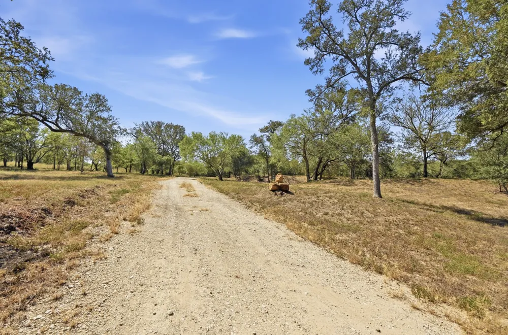 871 Political Road Lockhart, TX 78644