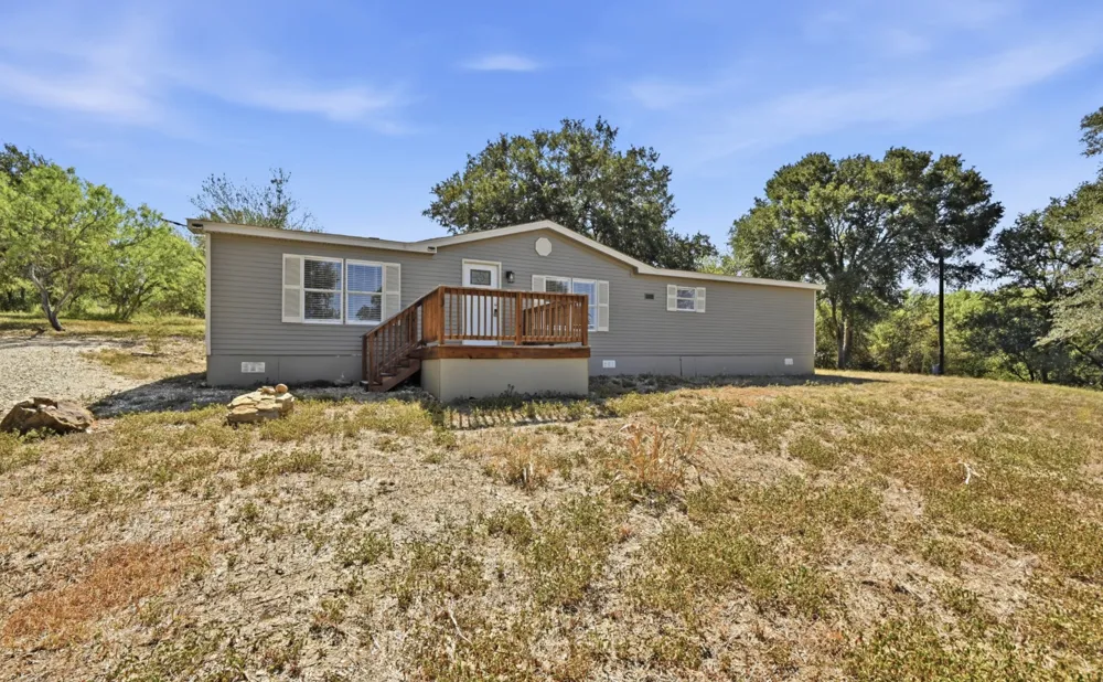 871 Political Road Lockhart, TX 78644