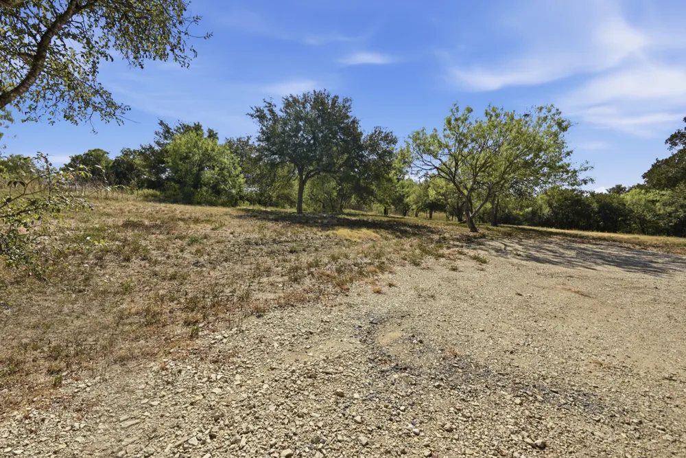 871 Political Road Lockhart, TX 78644