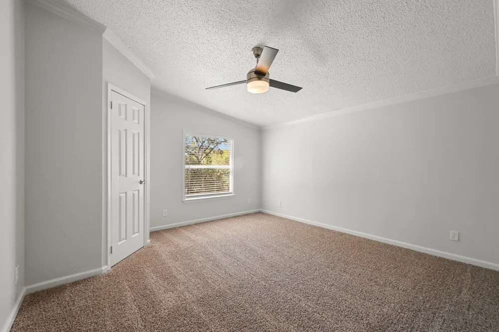 871 Political Road Lockhart, TX 78644