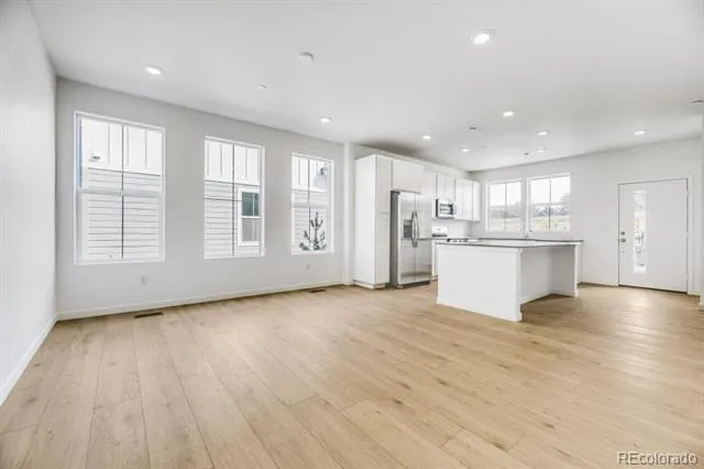 7639 S Mobile Way Centennial, CO 80016