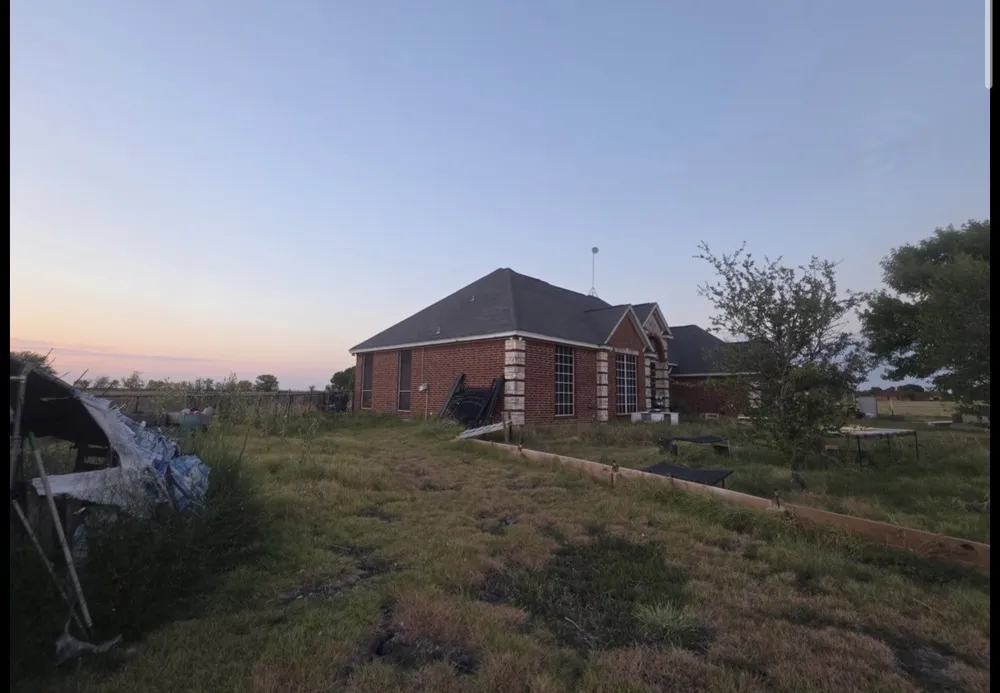 2727 W Ridgeview Circle Kaufman, TX 75142