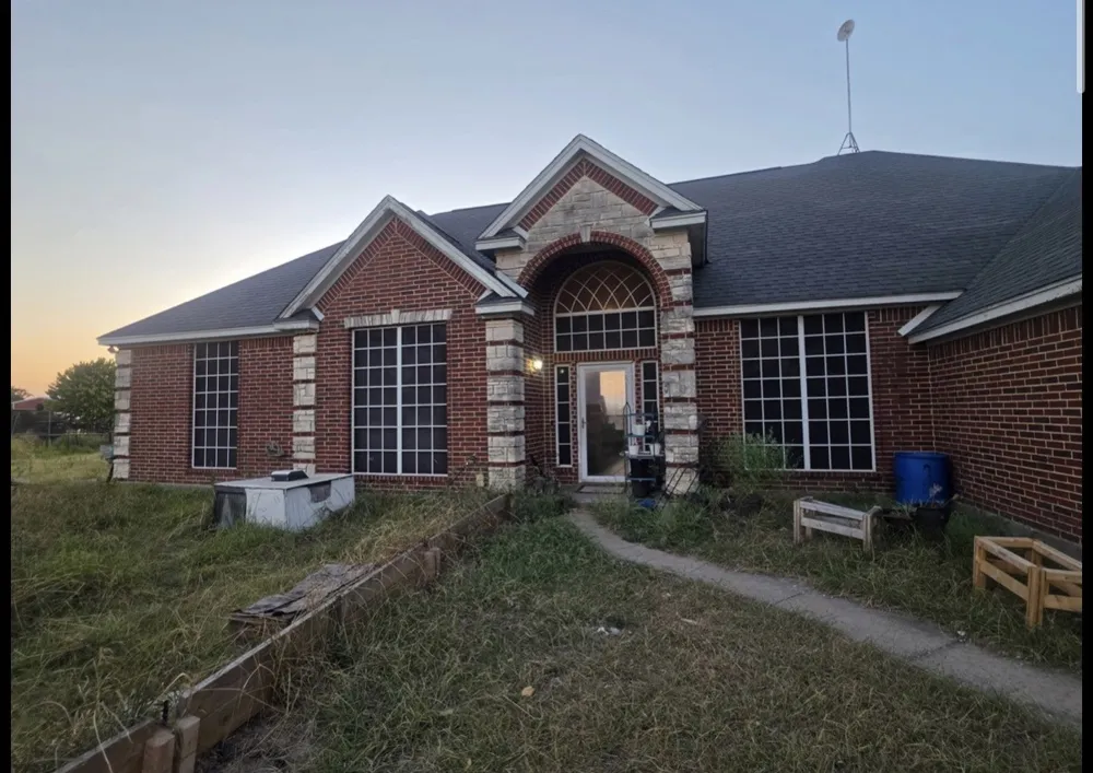 2727 W Ridgeview Circle Kaufman, TX 75142