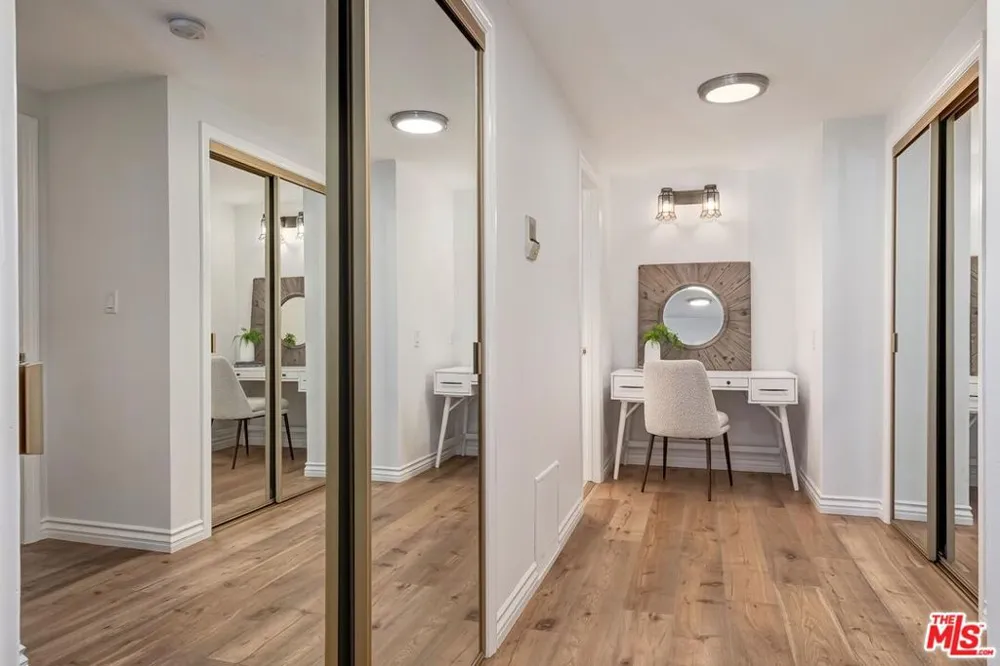 5625 Cambridge Way #203 Culver City, CA 90230