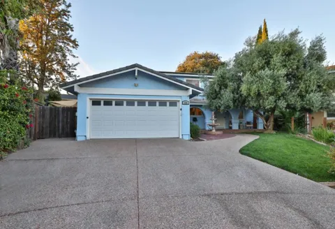 109 Juneberry Court