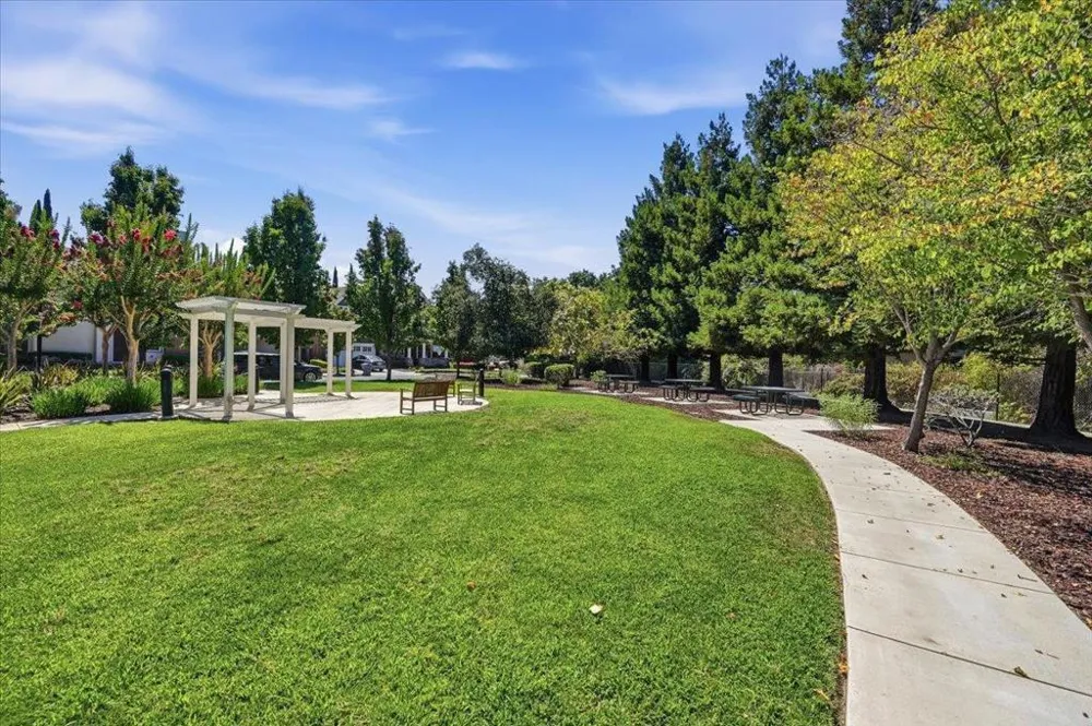 936 Valencia Avenue Mountain View, CA 94040