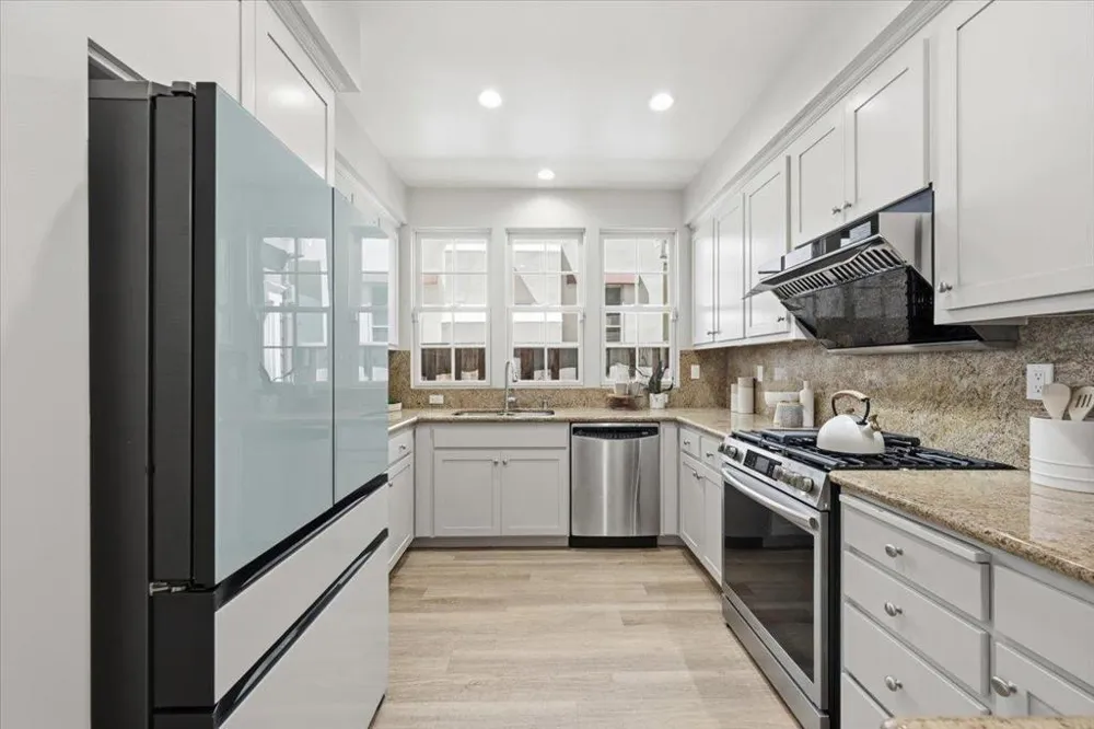 936 Valencia Avenue Mountain View, CA 94040