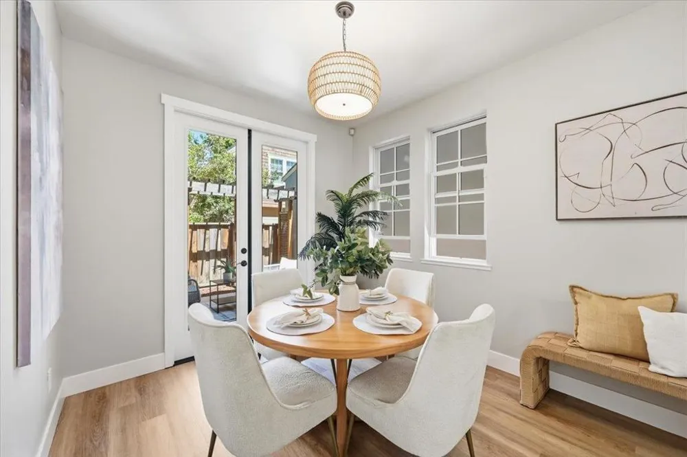 936 Valencia Avenue Mountain View, CA 94040