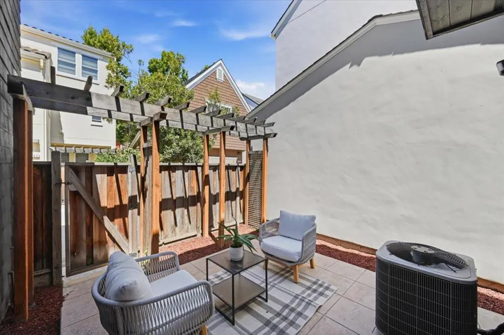936 Valencia Avenue Mountain View, CA 94040