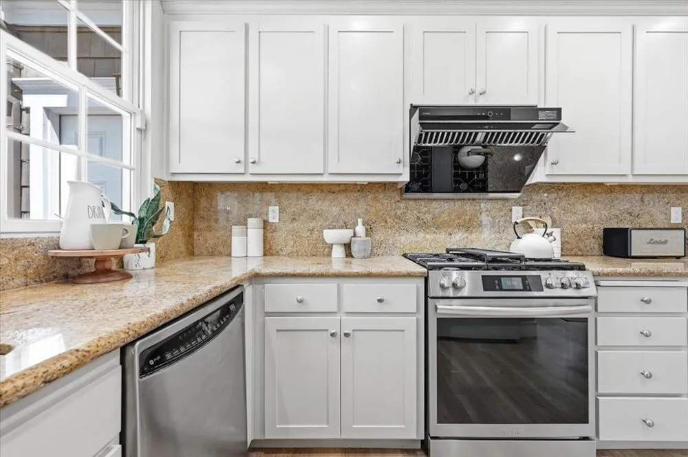936 Valencia Avenue Mountain View, CA 94040