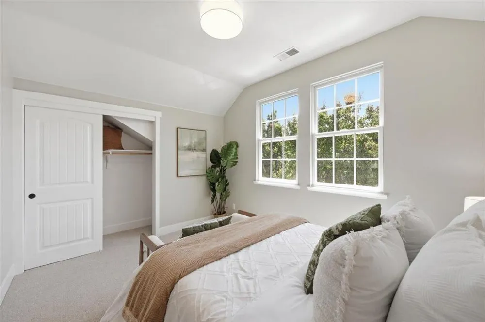 936 Valencia Avenue Mountain View, CA 94040