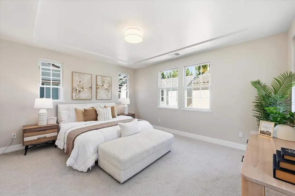 936 Valencia Avenue Mountain View, CA 94040